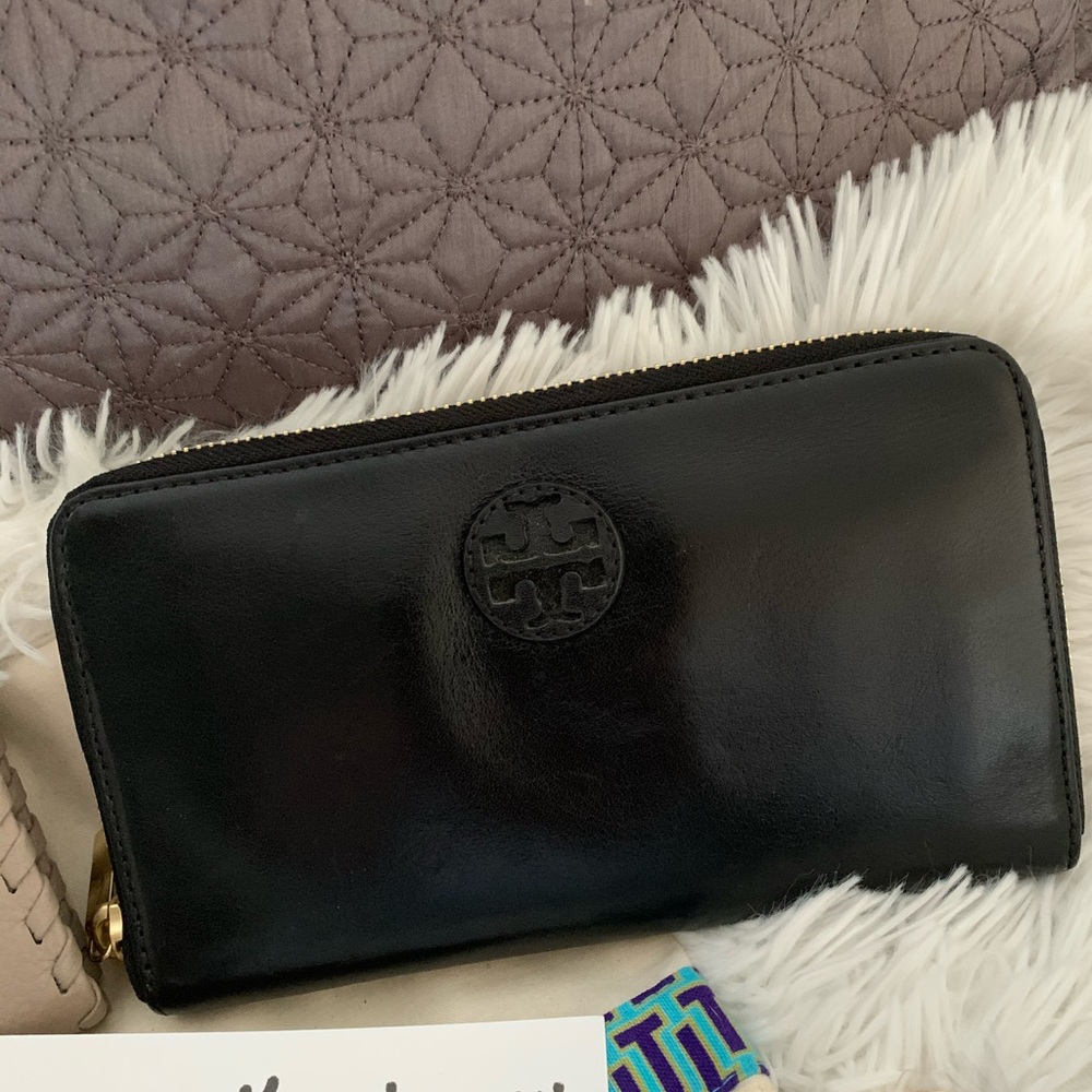 Tory Burch wallet